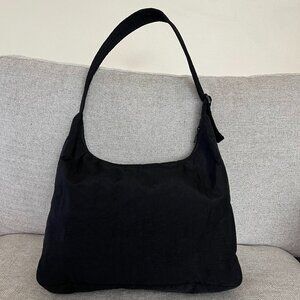 BAGGU Nylon Shoulder Bag (Black)